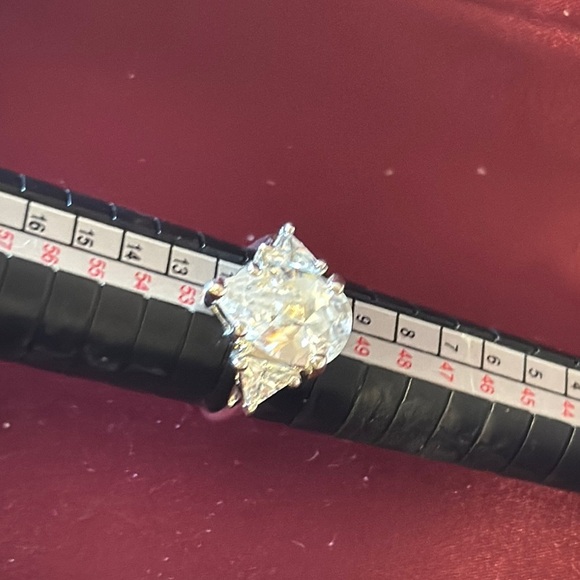 Radiant Blue Sapphire Silver Ring with Intricate Detailing - Picture 6 of 9